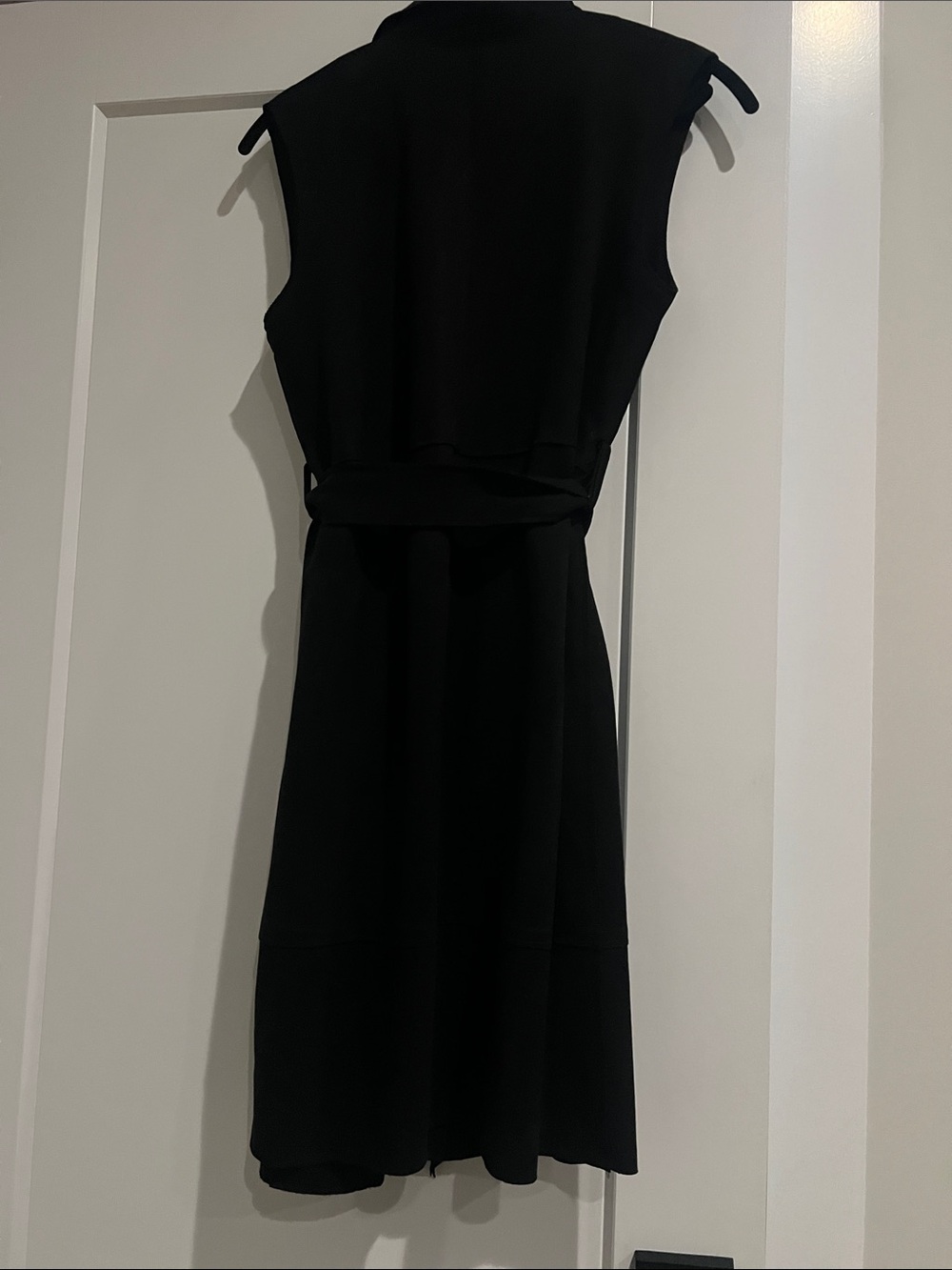 Sleeveless Black Belted Trench Vest - Picture 5 of 5